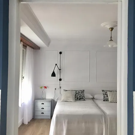 Pensión Palomas 3*